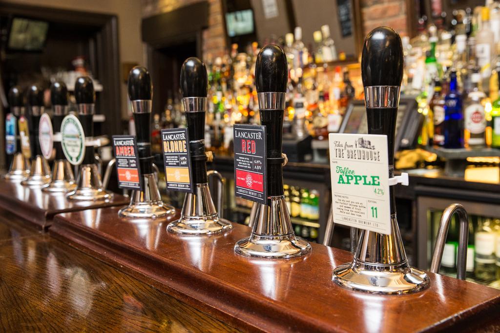 The Duke Of Edinburgh Hotel & Bar Barrow-in-Furness ภายนอก รูปภาพ