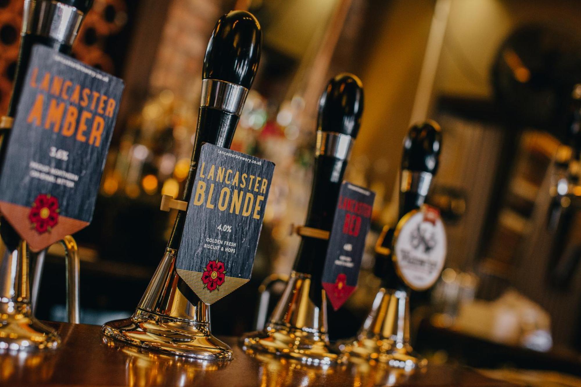 The Duke Of Edinburgh Hotel & Bar Barrow-in-Furness ภายนอก รูปภาพ