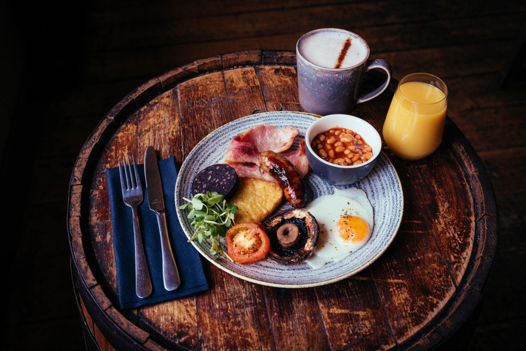 The Duke Of Edinburgh Hotel & Bar Barrow-in-Furness ภายนอก รูปภาพ
