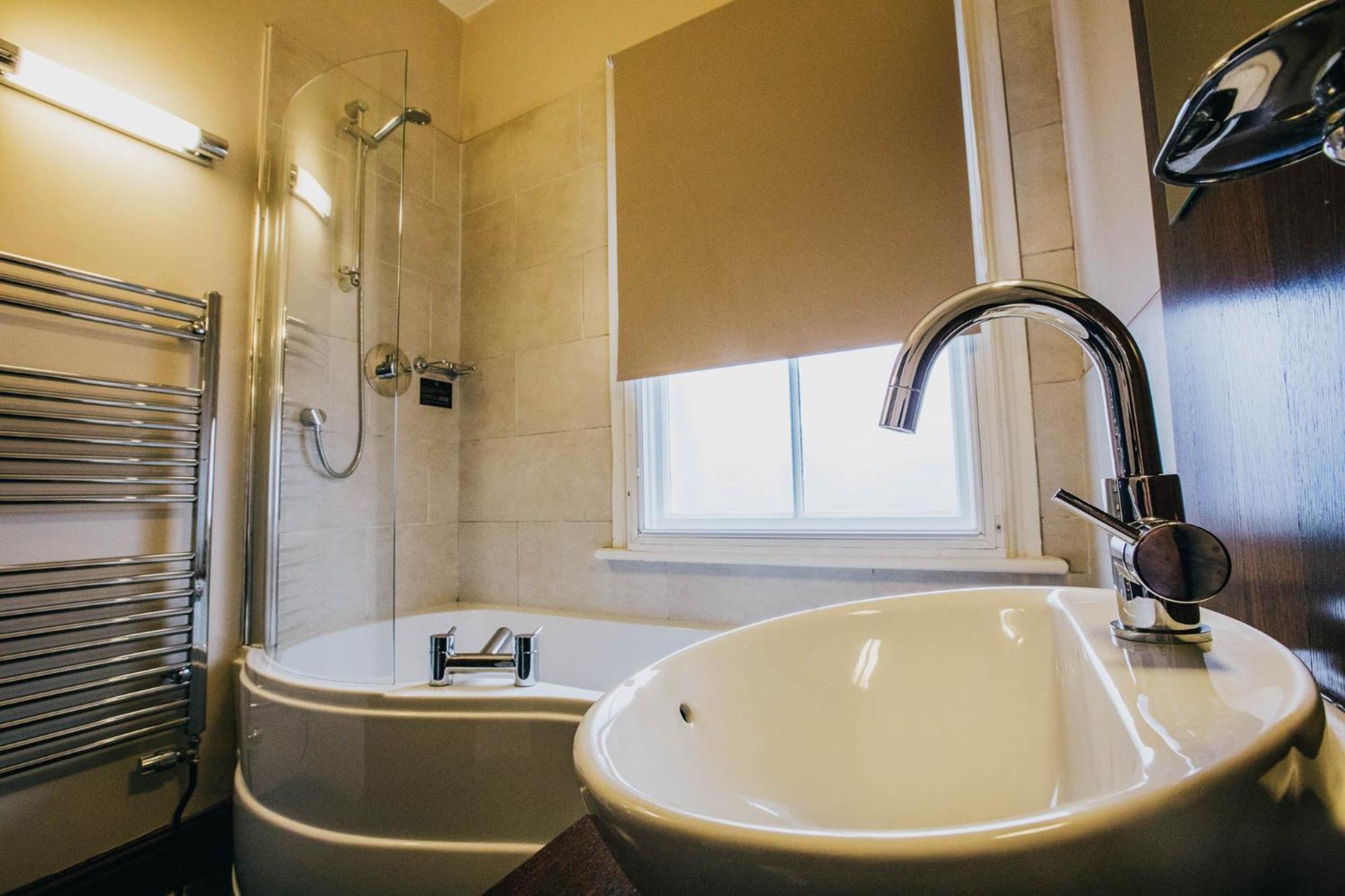 The Duke Of Edinburgh Hotel & Bar Barrow-in-Furness ห้อง รูปภาพ