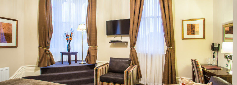 The Duke Of Edinburgh Hotel & Bar Barrow-in-Furness ภายนอก รูปภาพ