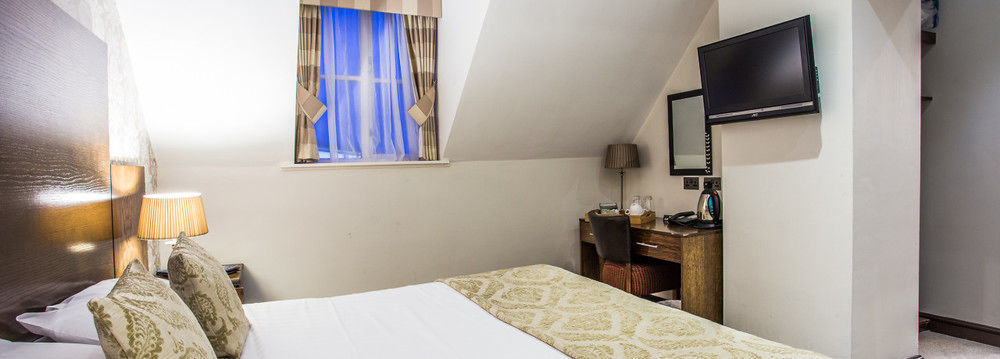 The Duke Of Edinburgh Hotel & Bar Barrow-in-Furness ภายนอก รูปภาพ