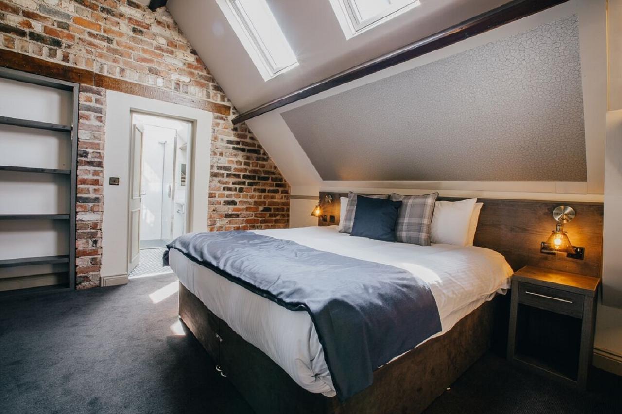 The Duke Of Edinburgh Hotel & Bar Barrow-in-Furness ภายนอก รูปภาพ