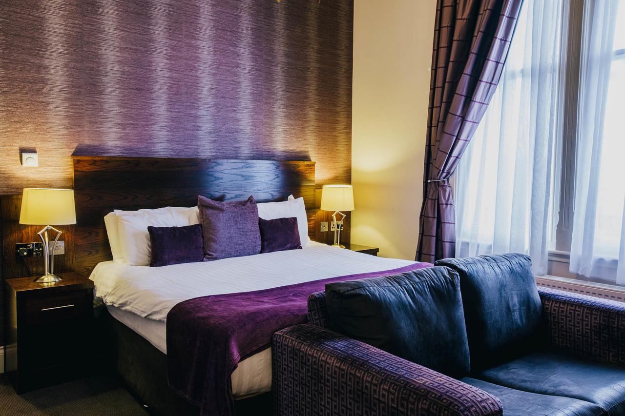The Duke Of Edinburgh Hotel & Bar Barrow-in-Furness ภายนอก รูปภาพ