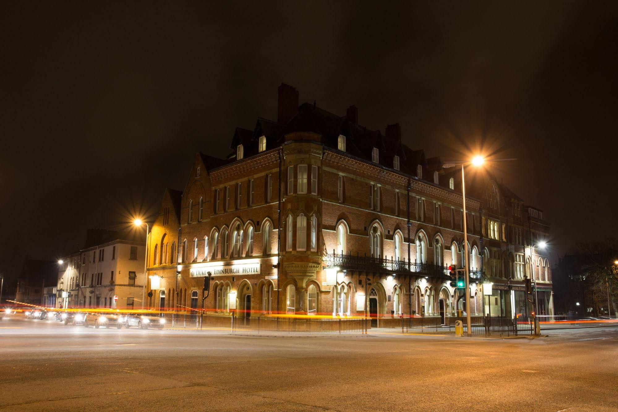 The Duke Of Edinburgh Hotel & Bar Barrow-in-Furness ภายนอก รูปภาพ