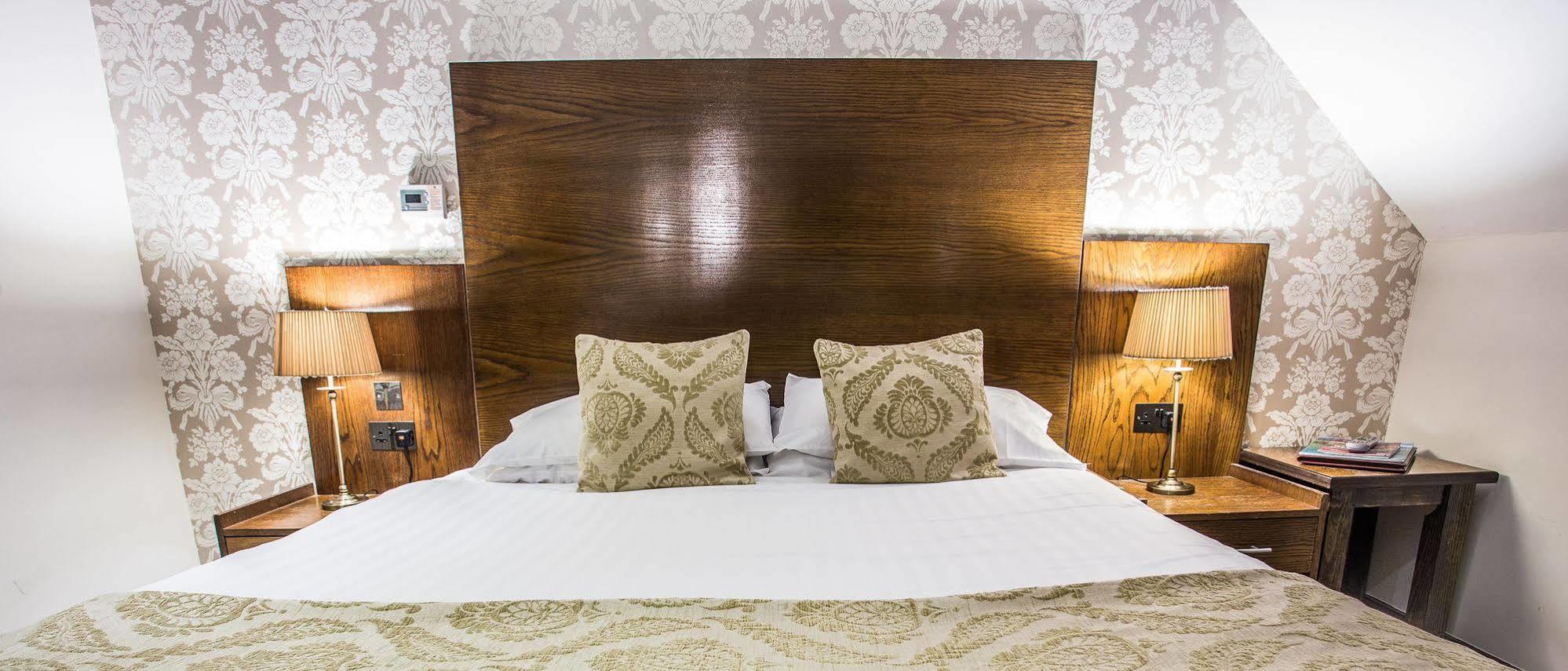 The Duke Of Edinburgh Hotel & Bar Barrow-in-Furness ภายนอก รูปภาพ